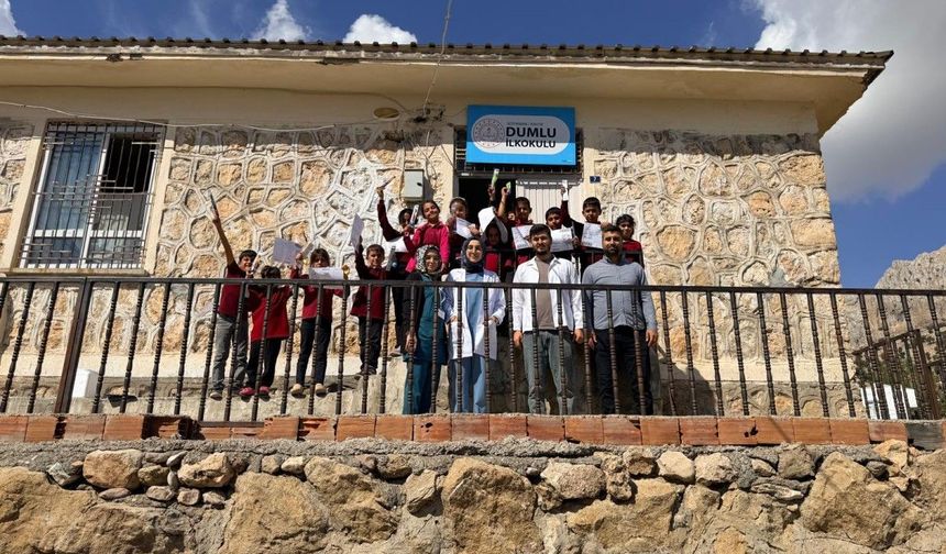 Kahta'da köy okullarındaki öğrencilere ağız ve diş sağlığı eğitimi