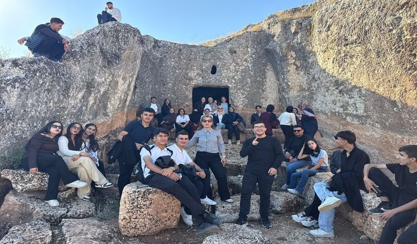 Öğrencilere Adıyaman Belediyesi’nden Perre Antik Gezisi